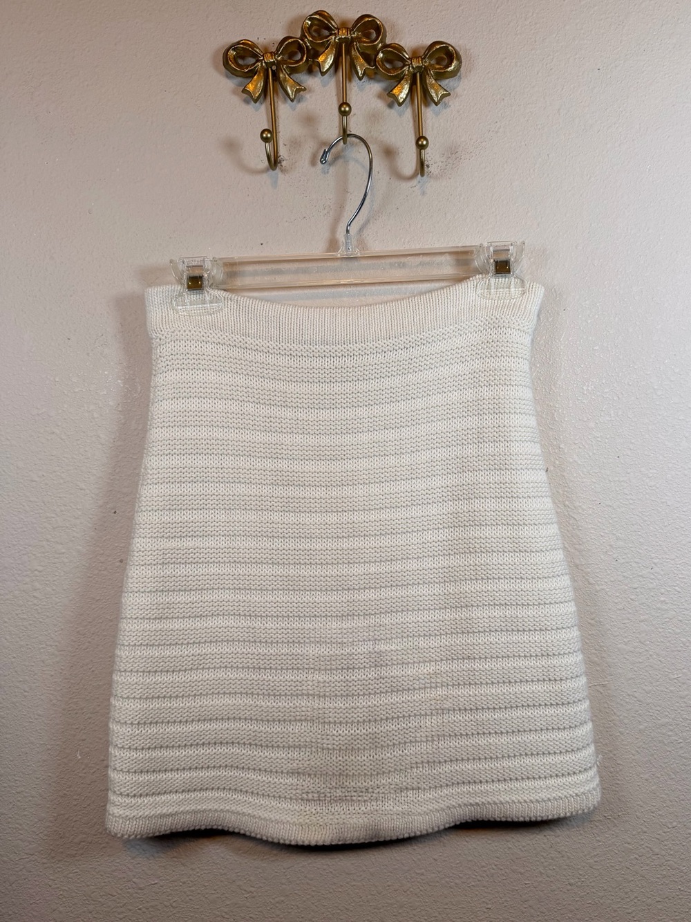 Wallace Women's Ivory Ribbed Knit Mini Skirt. Size XS